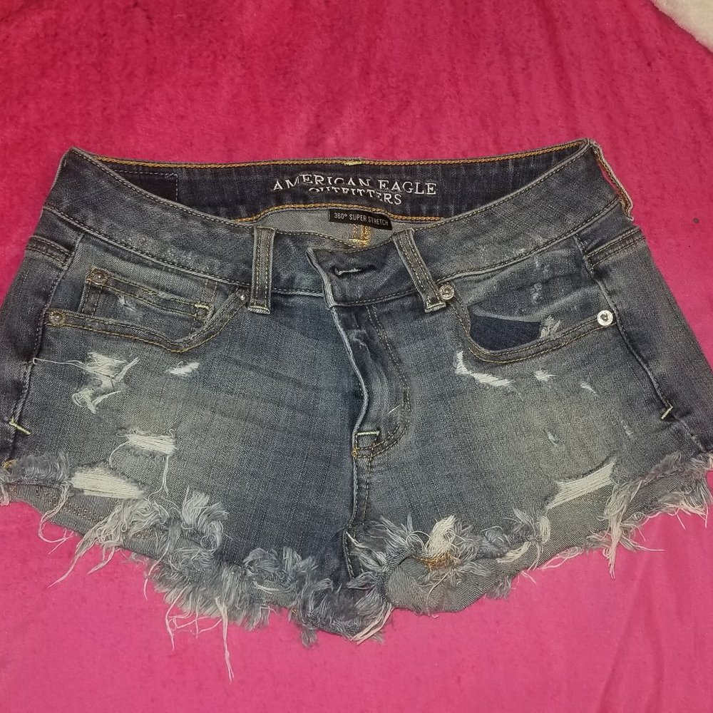 AEO Size 4 Super Stretch 360 Shorts